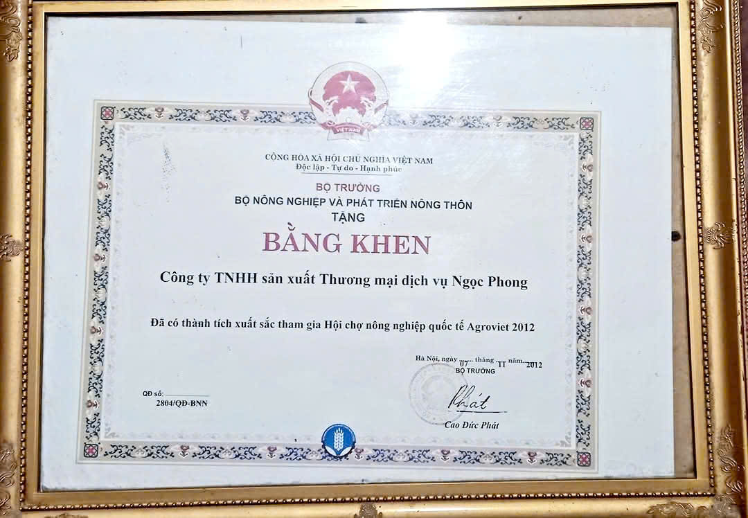 bang-khen-bo-nong-nghiep-tang-cong-ty-1.jpg